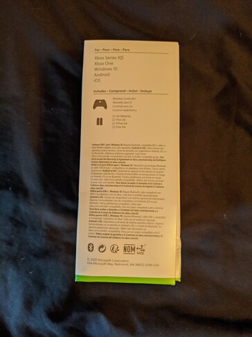 The packaging reveals the controller is compatible with both the Series X and Series S. (Image: @Zak_exe/Twitter)