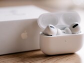 The AirPods Pro 2 could look more like the Beats Studio Buds than the current AirPods Pro. (Image source: David Levêque)