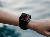 The Pixy Tag can be used while wearing the Apple Watch. (Image source: Futurizta Tech)