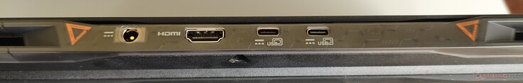 Rear: DC-In, HDMI, USB-C 4 (incl. PD), USB-C 3.1 Gen2 (incl. PD)