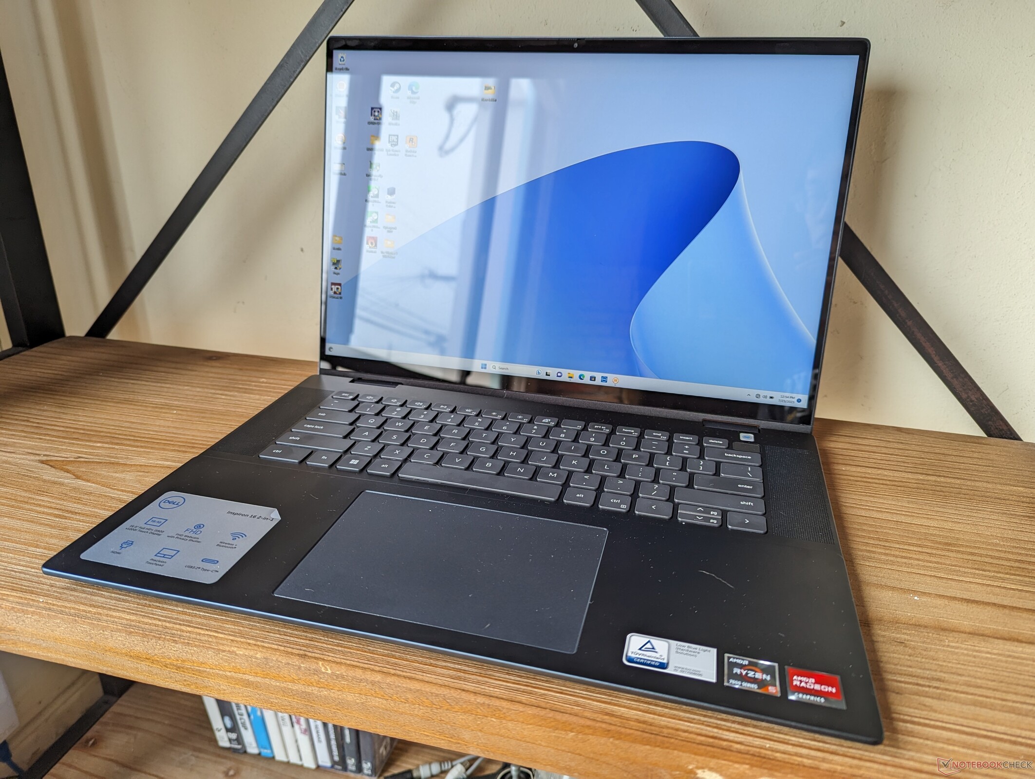 Soldered 8 GB RAM Makes The Dell Inspiron 16 7630 And 7635 2 in 1 