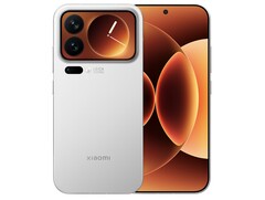 The Xiaomi 17 Pro Max features a 7,500 mAh Silicon-Carbon battery that can be charged at 100 W. (Image source: Xiaomi)