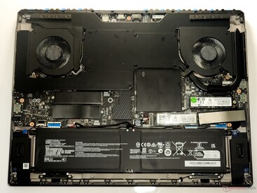 MSI Titan 18 HX AI: Internals