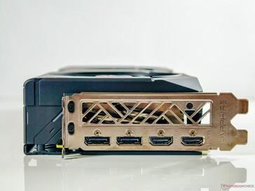 Ports: 2x DisplayPort 2.1-a-out, 2x HDMI 2.1b-out