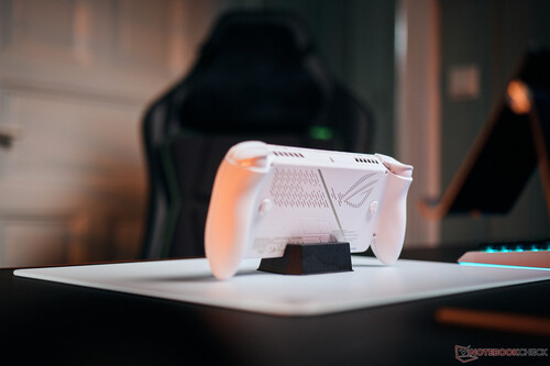 Asus ROG Xbox Ally rear controls are shown (Image source: Andreas Osthoff)