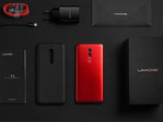 UMIDIGI sems to have a lot of love for the red-black combo.