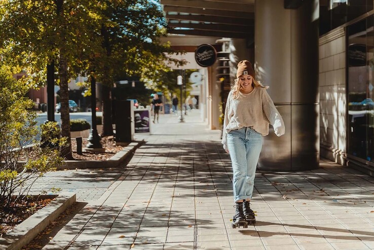 Wearers of Shift Robotics Moonwalkers can walk up to 3x faster. (Source: Shift Robotics)