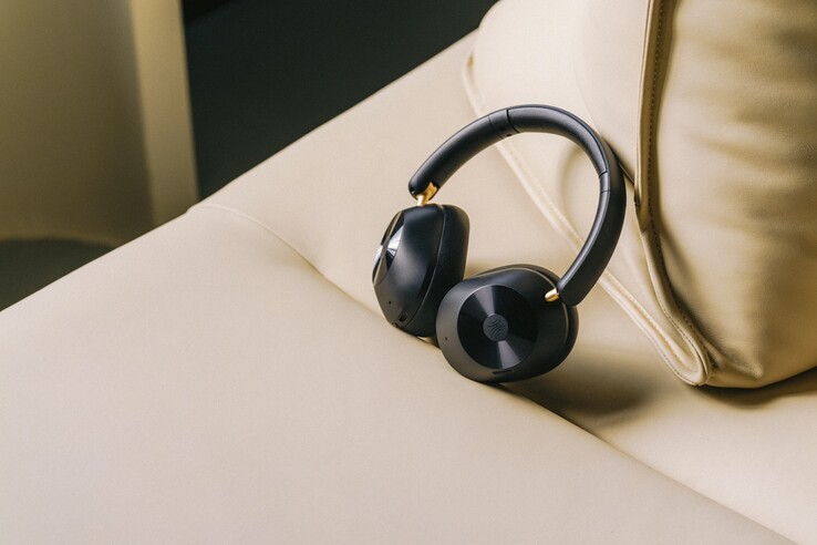 The Oneodio Focus A5 Pro in a black colorway (Image source: Oneodio)
