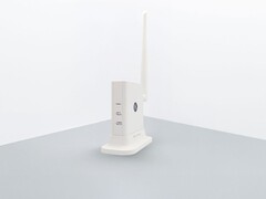Long‑range HaLowLink‑2 wireless router with four external antennas designed for extended Wi‑Fi coverage