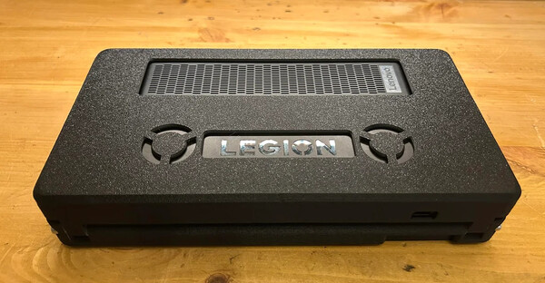 The original Legion Go docking solution with built-in batteries. (Image source: u/MysteriousAlarm897)