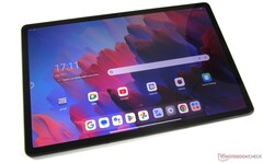 The Lenovo Tab P12 has dropped back to one of its lowest sale prices thus far (Image source: Manuel Masiero)