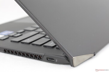 VAIO Z Core i7-11375H Review: The Laptop for CEOs and Executives 
