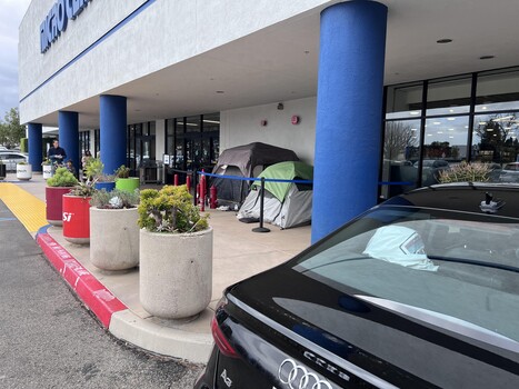 Micro Center RTX 50 series campers (Image source: Micro Center Reddit)