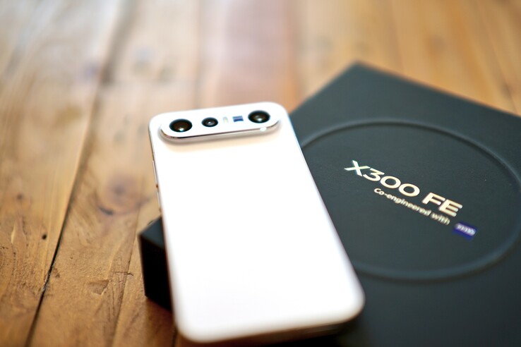 Vivo X300 FE Review
