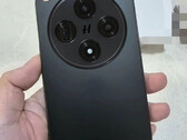 The Find X8 looks like a lot of other recent Oppo smartphones. (Image source: Douyin via @feni_book)