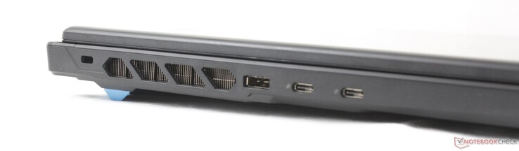 Left: Kensington lock, AC adapter, 2x USB-C 3.2 Gen.2 w/ DisplayPort + Power Delivery