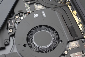 Cooling solution consists of twin ~60 mm fans and two copper heat pipes between them