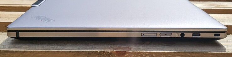 Right side: SIM, 3.5mm audio, USB C 3.2 Gen 1, Kensington Lock