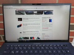 Asus ExpertBook B9450FA - outdoor use
