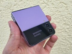 The Samsung Galaxy Z Flip5&#039;s cover display will be an absolute unit (image via own)