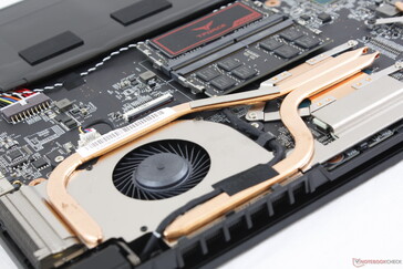 Relatively short heat pipes for a 17.3-inch gaming laptop