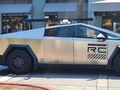 The Tesla Cybertruck prototype was spotted with a LiDAR unit on the roof. (Image source: @Frejkochmathews on X/Twitter)