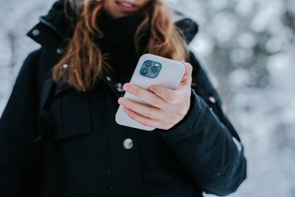 Typing on a smartphone keyboard is not a great experience (Source: Unsplash)