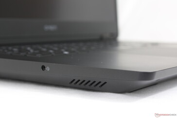 Strong and visually appealing design despite it being mostly plastic