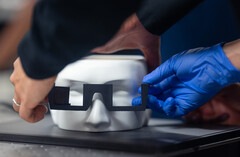 Stanford Engineers develop lightweight, holographic AR glasses powered by AI. (Source: Stanford)