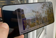 Using the OnePlus 6T outdoors at medium display brightness