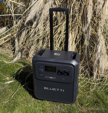 The Bluetti Elite 400 comes with a telescopic handle...
