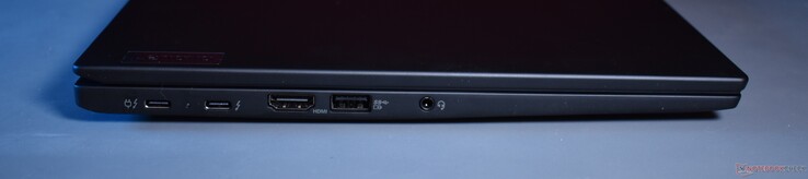 left: 2x Thunderbolt 4, HDMI, USB A 3.2 Gen 1, 3.5mm Audio