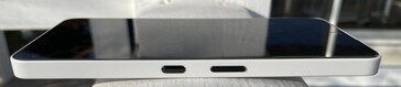 Right: Essential Key, power button (image source: Manuel Masiero)