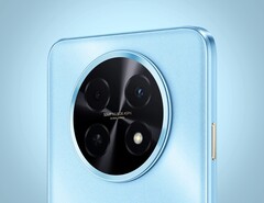 The Huawei Nova 14i is anything but compact due to a huge 6.95-inch display (Image source: Huawei)