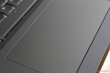 Sizable clickpad (13.5 x 7.5 cm) with smooth gliding properties. However, the integrated keys are both spongy and difficult to depress