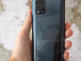 The global edition of the Mi 10 Lite can now be upgraded to MIUI 12. (Image source: Pocket-lint)