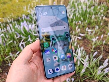 Xiaomi 15 Ultra outdoors