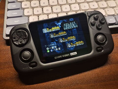 The GKD Bubble owes its design to the SEGA Game Gear. (Image source: Z-Pocket Game)