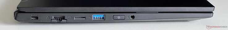Left: Kensington Lock, Gigabit Ethernet, microSD card reader, USB-A 3.2 Gen 1 (5 Gbit/s), Power button, 3,5-mm audio