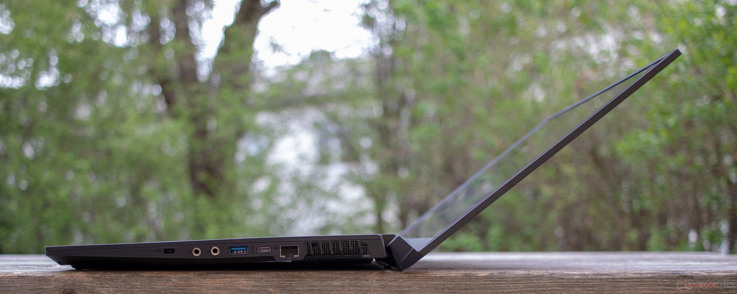 MSI GF75 Thin 8RD (i7-8750H, GTX 1050Ti Max-Q) Laptop Review 