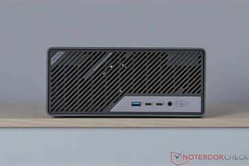 Minisforum MS-02 Ultra - Connections on the front panel