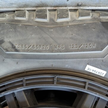 Cybertruck tire size