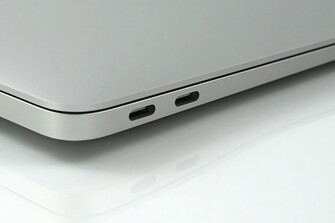 MacBook Air: 2x USB-C w/ Thunderbolt 3