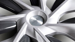 Tesla has new rims and tires insurance plan (image: Tesla)