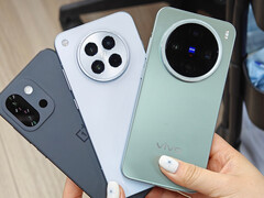 The OnePlus 13T next to the Oppo Find X8s and Vivo X200 Pro mini. (Image source: via OnePlusClub)