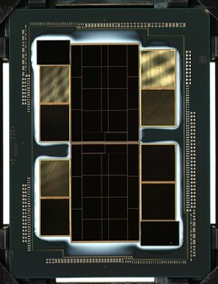 Intel Ponte Vecchi Xe HPC die shot. (Image Source: Raja Koduri on Twitter)