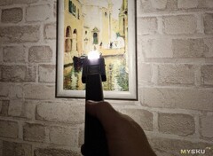 The Phlanp USB lights are described as being &quot;noticeably brighter than your average candle&quot; (Image source: bdos on MySKU)