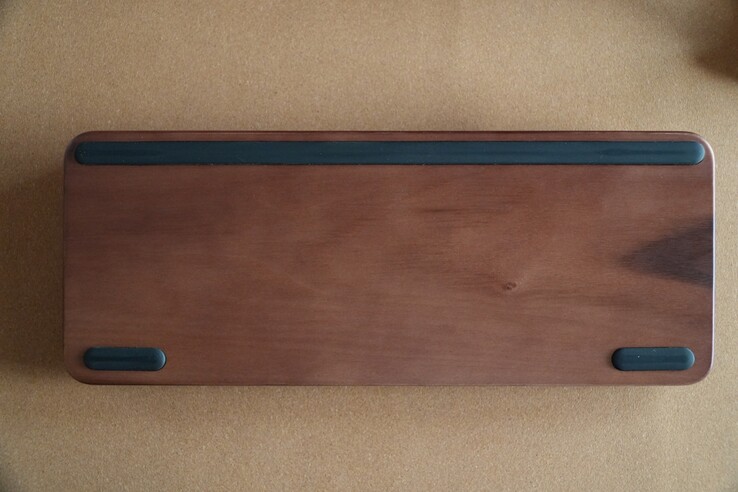 The keyboard have rubber strips at the back for steady grip (Image source: Abhinav Fating)