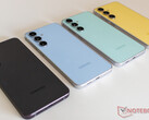 Galaxy S24 FE is basically an affordable alternative to the S24+ (Image source: Notebookcheck)