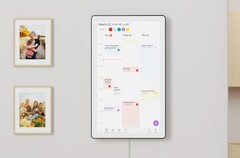 Skylight packs a calendar app onto a 27-inch touchscreen. (Image: Skylight)